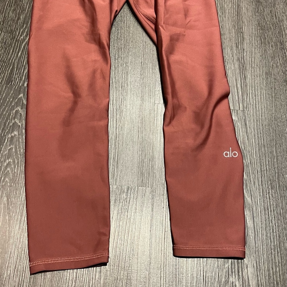 Alo Yoga size XS workout leggings cropped